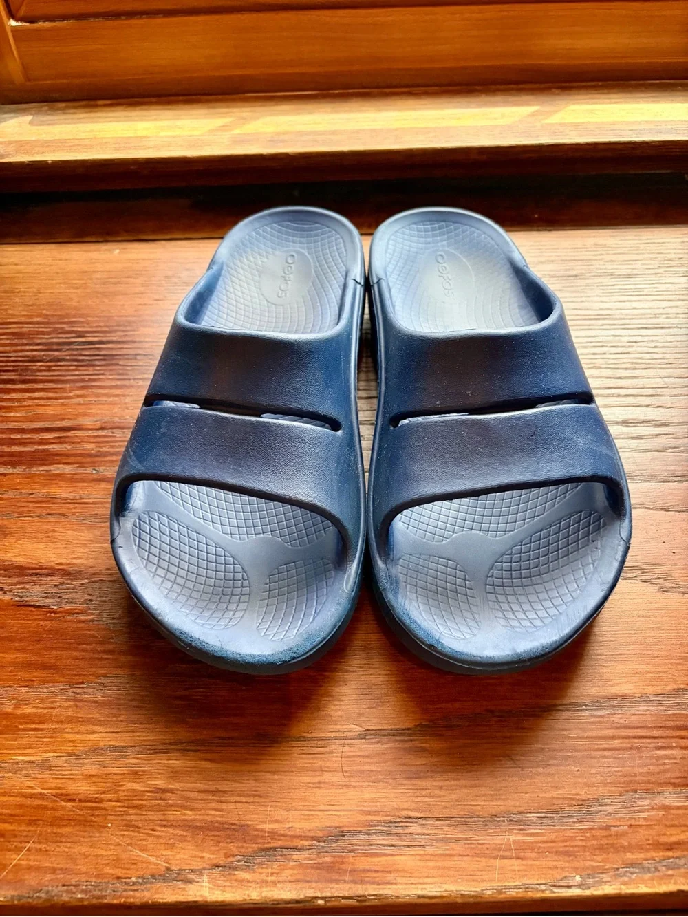 OOFOS Men's Recovery Slide Sandals in Navy Blue